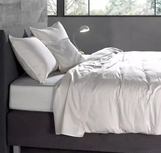 Material: 100% Baumwollsatin