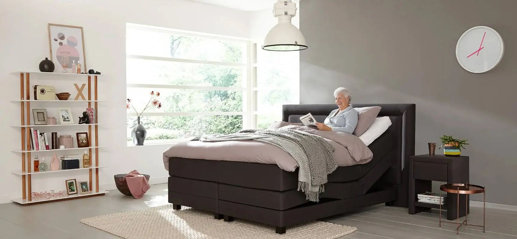 Seniorenbett finden und kaufen mit unserem Ratgeber für mehr Komfort